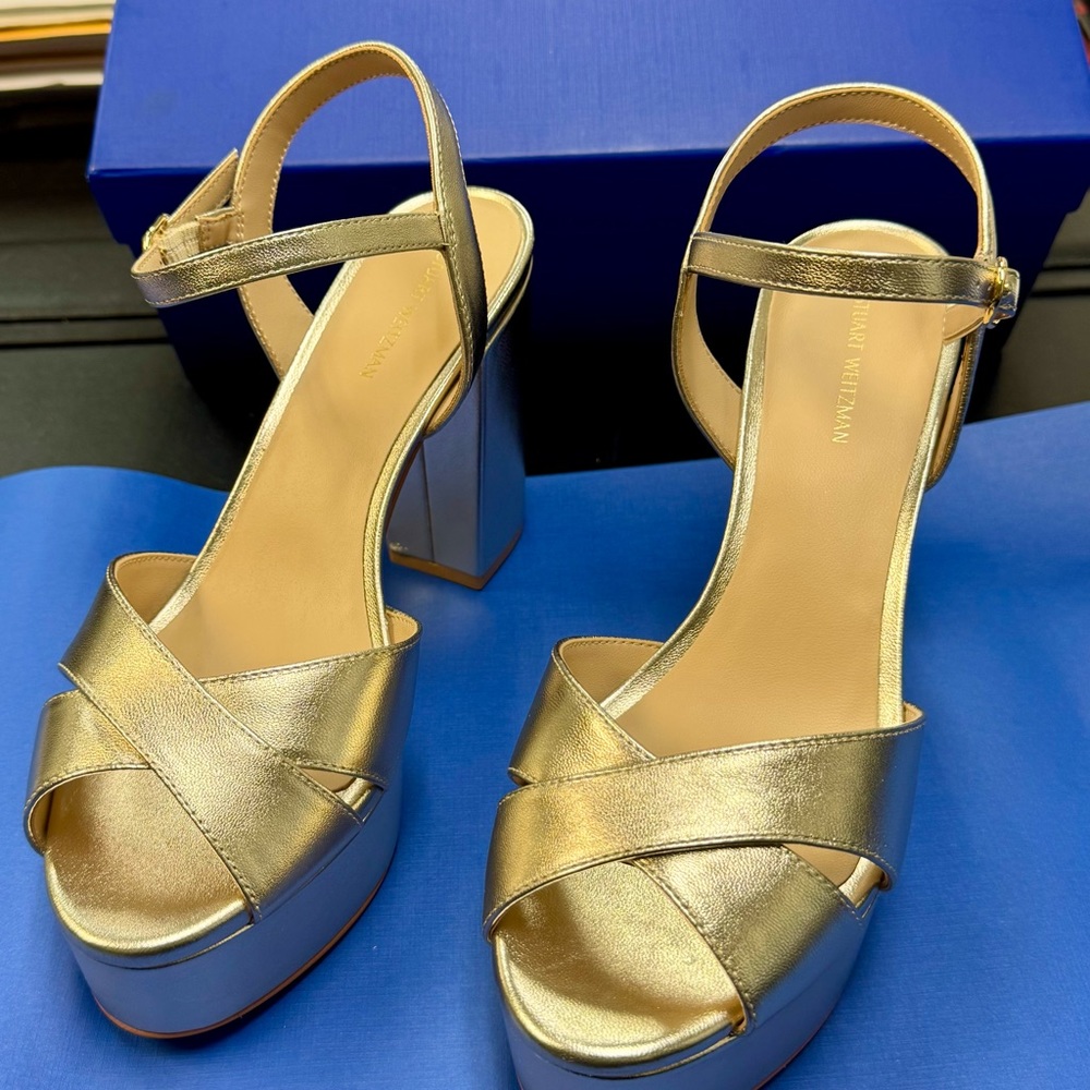 NIB Stuart Weitzman IVONA Sandals, Gold Platino Metallic Nappa, size 9 B (39.5) - Picture 3 of 15